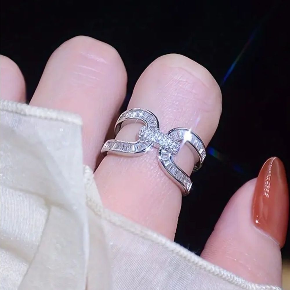 Crisscross Ring